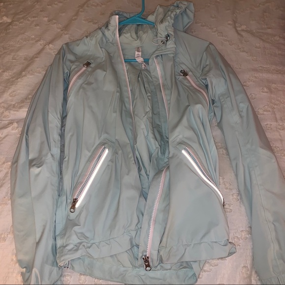 Lululemon women’s Raincoat